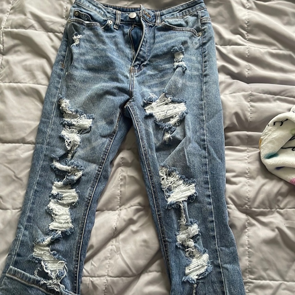 Super cute jeans.